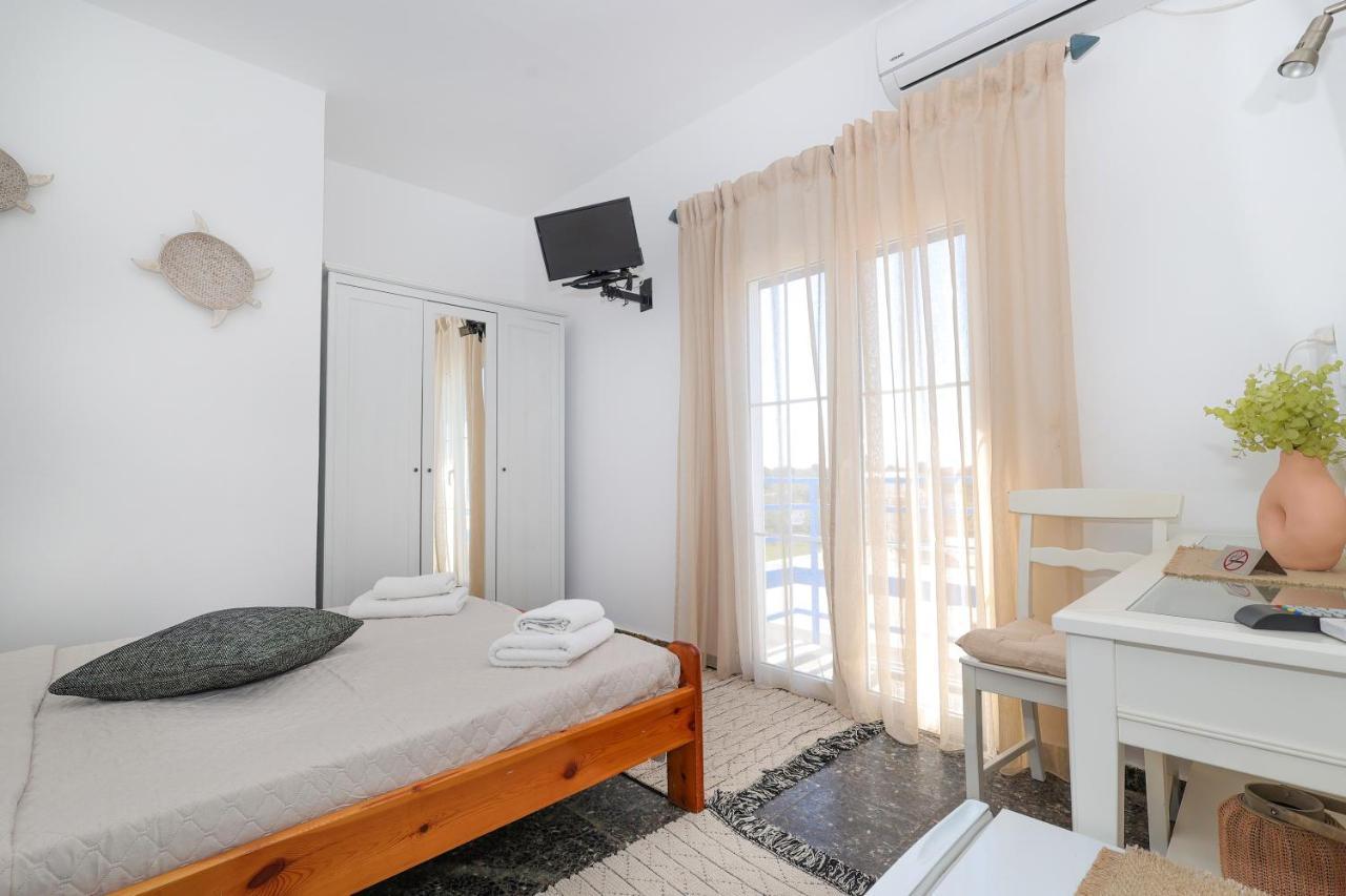 Hotel Hippocampus Perdika  Exterior photo